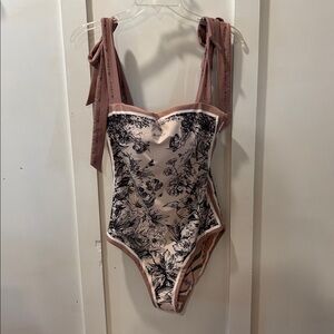 Medium Reversible Swim One Piece Suit Bathing Vacation Dressy Ties Padded Lake